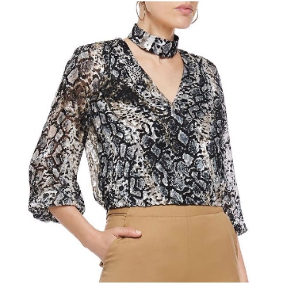 Alice + Olivia Tops - Alice + Olivia ‘Luba’ snake print silk-blend blouse with detachable collar